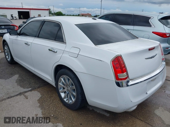 2012 Chrysler 300 Limited z VIN 2C3CCACG7CH212451, wystawiony jako IAAI lot #42363210 z przebiegiem 178 138 mil mil oraz . Historia ofert i sprzedaży dostępna na DreamBid. Obrazek 3.