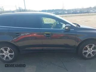 2013 Volvo XC60 T6 with VIN YV4902DZ2D2426548, listed as a IAAI auction lot 42063897 with 86,129 mi miles. Bid and sale history available at carsss.com. Image 13.