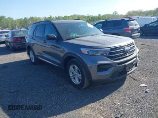 2022 Ford Explorer XLT z VIN 1FMSK7DH7NGB67316, wystawiony jako IAAI lot #42144069 z przebiegiem 59 642 mil mil oraz . Historia ofert i sprzedaży dostępna na DreamBid. Obrazek 1.