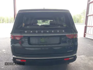 2024 Jeep Wagoneer Series II z VIN 1C4SJRBP0RS169439, wystawiony jako IAAI lot #42393415 z przebiegiem 37 708 mil mil oraz . Historia ofert i sprzedaży dostępna na DreamBid. Obrazek 17.