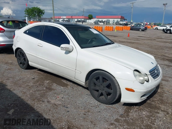 2004 Mercedes-Benz C 230 Kompressor z VIN WDBRN40JX4A612553, wystawiony jako IAAI lot #42255269 z przebiegiem Nie podano mil oraz . Historia ofert i sprzedaży dostępna na DreamBid. Obrazek 1.