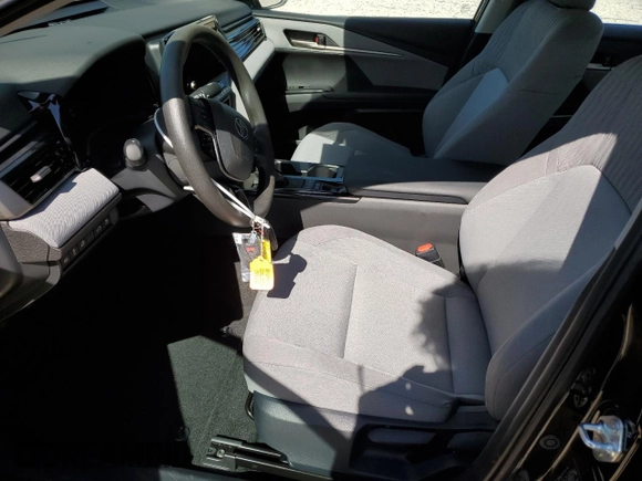 2025 Toyota Camry LE z VIN 4T1DBADK8SU506079, wystawiony jako Copart lot #53310015 z przebiegiem 3 282 mil mil oraz Szkoda całkowita • Salvage title. Historia ofert i sprzedaży dostępna na DreamBid. Obrazek 7.