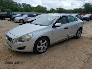 2012 Volvo S60 T5 with VIN YV1622FS9C2142052, listed as a Copart auction lot 53752045 with 150,873 mi miles and Clean Title. Bid and sale history available at carsss.com. Image 1.
