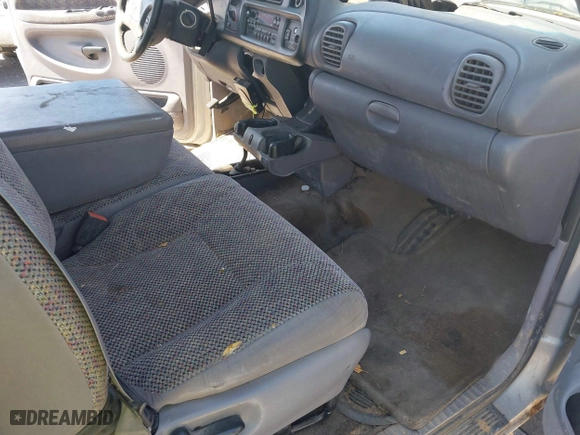 1998 Dodge Ram 1500 with VIN 3B7HF13Z2WG139147, listed as a IAAI auction lot 41874837 with 206,292 mi miles. Bid and sale history available at carsss.com. Image 5.