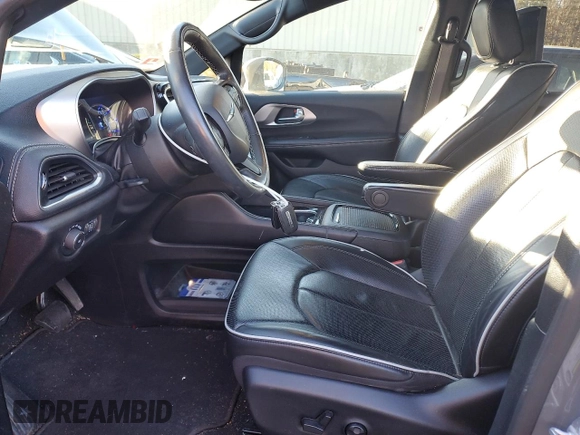 2021 Chrysler Pacifica Hybrid Limited with VIN 2C4RC1S73MR517853, listed as a Copart auction lot 88283675 with 27,900 mi miles and Salvage title. Bid and sale history available at DreamBid. Image 7.