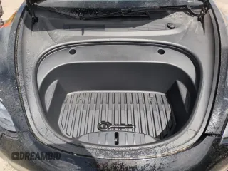 2023 Tesla Model 3 Performance z VIN 5YJ3E1ECXPF628019, wystawiony jako Copart lot #53554215 z przebiegiem 22 557 mil mil oraz Szkoda całkowita • Salvage title. Historia ofert i sprzedaży dostępna na DreamBid. Obrazek 11.