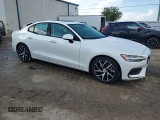 2019 Volvo S60 Momentum with VIN 7JR102FK3KG014169, listed as a Copart auction lot 66872494 with 40,218 mi miles and Non Repairable. Bid and sale history available at carsss.com. Image 4.