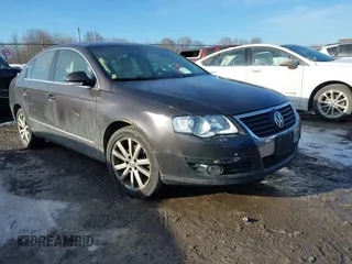 2010 Volkswagen Passat Komfort z VIN WVWJK7AN0AE070491, wystawiony jako IAAI lot #41719869 z przebiegiem 240 168 mil mil oraz . Historia ofert i sprzedaży dostępna na DreamBid. Obrazek 1.