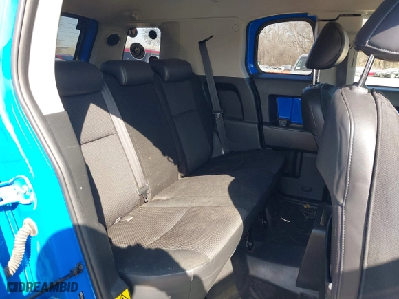 2007 Toyota FJ Cruiser with VIN JTEBU11F670092954, listed as a IAAI auction lot 41771022 with 200,569 mi miles. Bid and sale history available at carsss.com. Image 8.