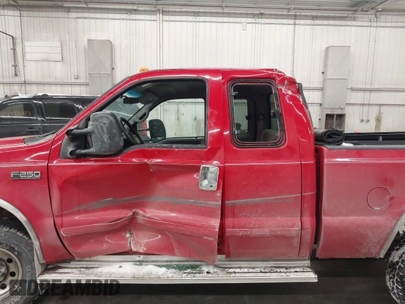 2001 Ford Super Duty F-250 XL with VIN 1FTNX21S81EC45226, listed as a IAAI auction lot 41363552 with 78,612 mi miles. Bid and sale history available at carsss.com. Image 6.