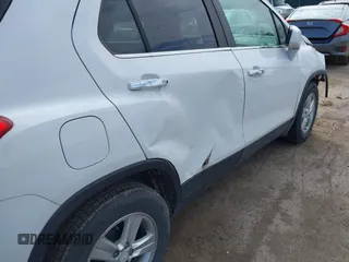 2018 Chevrolet Trax LT with VIN 3GNCJLSB6JL276835, listed as a IAAI auction lot 41882128 with 75,761 mi miles and . Bid and sale history available at carsss.com. Image 6.