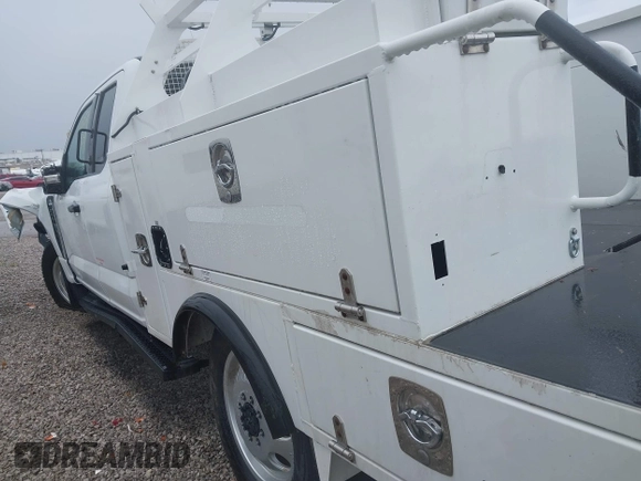 2024 Ford F-250 XL with VIN 1FT7X2BA9REC20703, listed as a IAAI auction lot 42271124 with Not provided miles and . Bid and sale history available at DreamBid. Image 3.