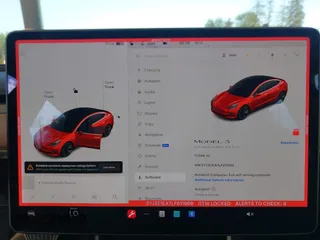 2020 Tesla Model 3 Standard Range Plus z VIN 5YJ3E1EA7LF611669, wystawiony jako IAAI lot #42179974 z przebiegiem 17 696 mil mil oraz . Historia ofert i sprzedaży dostępna na DreamBid. Obrazek 7.