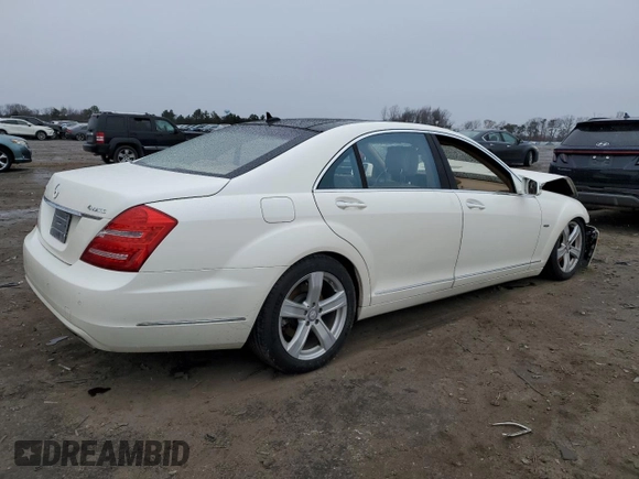 2012 Mercedes-Benz S 550 z VIN WDDNG9EB6CA454967, wystawiony jako Copart lot #83732304 z przebiegiem 115 828 mil mil oraz Szkoda całkowita • Salvage title. Historia ofert i sprzedaży dostępna na DreamBid. Obrazek 3.
