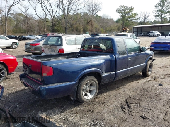 2002 GMC Sonoma SL Fleet with VIN 1GTCS19W528124872, listed as a IAAI auction lot 41452249 with 1 mi miles. Bid and sale history available at carsss.com. Image 4.