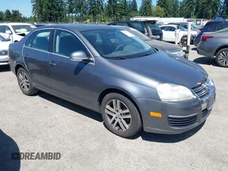 2006 Volkswagen Jetta 2.5L с VIN 3VWSF71K56M630177, выставлен на аукционе IAAI как лот 42643383 с пробегом 150 325 миль миль и . История ставок и продаж доступна на DreamBid. Изображение 1.