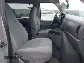 2008 Ford Econoline Passenger XL z VIN 1FBSS31L18DB21867, wystawiony jako IAAI lot #42199706 z przebiegiem Nie podano mil oraz . Historia ofert i sprzedaży dostępna na DreamBid. Obrazek 5.
