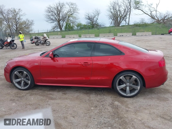 2014 Audi S5 Prestige z VIN WAUVGAFR9EA059415, wystawiony jako IAAI lot #42136897 z przebiegiem 95 667 mil mil oraz . Historia ofert i sprzedaży dostępna na DreamBid. Obrazek 14.
