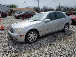 2004 Mercedes-Benz C 240 z VIN WDBRF81J74F546257, wystawiony jako Copart lot #52402645 z przebiegiem 121 710 mil mil oraz Szkoda całkowita • Salvage title. Historia ofert i sprzedaży dostępna na DreamBid. Obrazek 1.