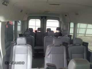 2015 Ford Transit Passenger XL z VIN 1FBAX2CG3FKA97085, wystawiony jako IAAI lot #42210744 z przebiegiem 81 911 mil mil oraz . Historia ofert i sprzedaży dostępna na DreamBid. Obrazek 17.