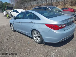 2013 Hyundai Sonata SE with VIN 5NPEC4AC9DH784460, listed as a IAAI auction lot 42099724 with 152,744 mi miles. Bid and sale history available at carsss.com. Image 3.