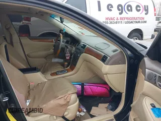 2005 Lexus ES 330 with VIN JTHBA30G755108113, listed as a IAAI auction lot 41831539 with 237,890 mi miles. Bid and sale history available at carsss.com. Image 5.