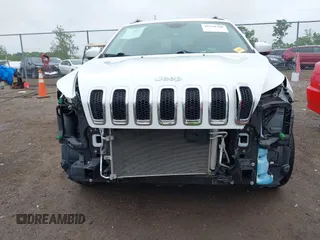 2017 Jeep Cherokee High Altitude z VIN 1C4PJMDSXHW567338, wystawiony jako IAAI lot #42330760 z przebiegiem 52 590 mil mil oraz . Historia ofert i sprzedaży dostępna na DreamBid. Obrazek 6.