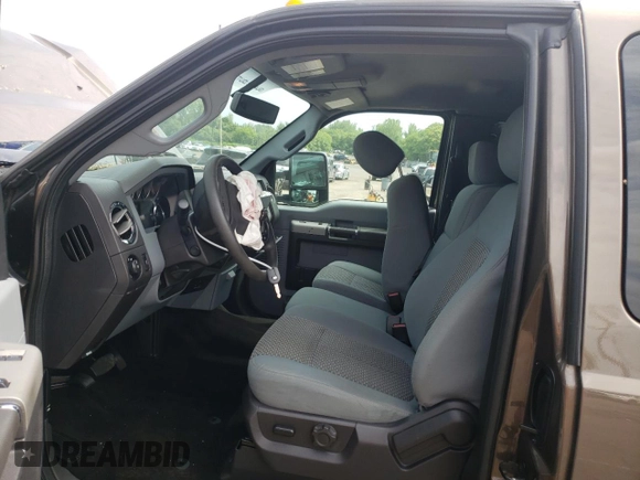 2016 Ford F-250 XLT z VIN 1FT7X2B67GEC09093, wystawiony jako Copart lot #61000935 z przebiegiem 193 934 mil mil oraz Szkoda całkowita • Salvage title. Historia ofert i sprzedaży dostępna na DreamBid. Obrazek 7.