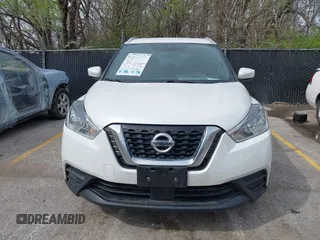 2020 Nissan Kicks SV z VIN 3N1CP5CVXLL545498, wystawiony jako IAAI lot #41940641 z przebiegiem 74 554 mil mil oraz . Historia ofert i sprzedaży dostępna na DreamBid. Obrazek 13.