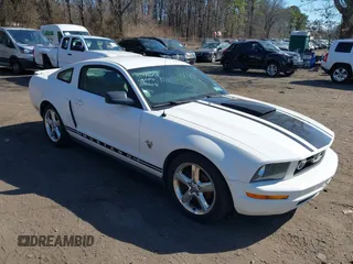 2009 Ford Mustang with VIN 1ZVHT80N895111445, listed as a IAAI auction lot 41778658 with 121,122 mi miles and . Bid and sale history available at carsss.com. Image 1.