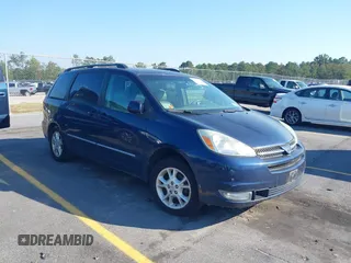 2004 Toyota Sienna XLE with VIN 5TDZA22C94S081042, listed as a IAAI auction lot 40532461 with 117,816 mi miles. Bid and sale history available at carsss.com. Image 1.