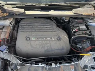 2014 Ford Focus Electric z VIN 1FADP3R41EL306186, wystawiony jako Copart lot #78071714 z przebiegiem 46 632 mil mil oraz Czysty tytuł • Clean title. Historia ofert i sprzedaży dostępna na DreamBid. Obrazek 7.