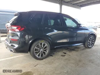2021 BMW X5 xDrive40i with VIN 5UXCR6C02M9D80334, listed as a Copart auction lot 49336725 with 0 mi miles and Salvage Title. Bid and sale history available at carsss.com. Image 3.
