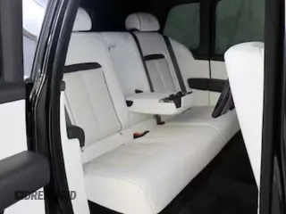 2020 Rolls-Royce Cullinan z VIN SLATV4C0XLU201XXX, wystawiony jako Copart lot #59246195 z przebiegiem 48 797 mil mil oraz Tytuł czysty. Historia ofert i sprzedaży dostępna na DreamBid. Obrazek 6.