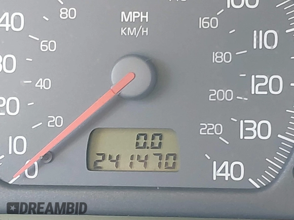 2000 Volvo V70 with VIN YV1LW61J1Y2706507, listed as a IAAI auction lot 41687213 with 241,470 mi miles. Bid and sale history available at carsss.com. Image 7.