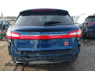2017 Lincoln MKX Select with VIN 2LMPJ8KR9HBL25391, listed as a IAAI auction lot 41501001 with 101,696 mi miles. Bid and sale history available at carsss.com. Image 16.