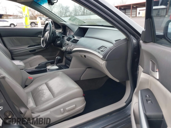 2010 Honda Accord EX-L z VIN 1HGCP3F88AA028844, wystawiony jako IAAI lot #41849673 z przebiegiem 232 689 mil mil oraz . Historia ofert i sprzedaży dostępna na DreamBid. Obrazek 5.