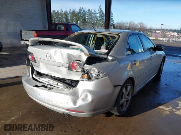 2008 Mazda 6 i Sport VE with VIN 1YVHP80C285M48093, listed as a IAAI auction lot 41881272 with 184,410 mi miles. Bid and sale history available at carsss.com. Image 4.