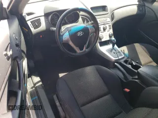 2010 Hyundai Genesis Coupe z VIN KMHHT6KD8AU028681, wystawiony jako Copart lot #52530985 z przebiegiem 112 575 mil mil oraz Szkoda całkowita • Salvage title. Historia ofert i sprzedaży dostępna na DreamBid. Obrazek 8.