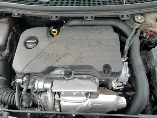 2019 Chevrolet Cruze LT z VIN 3G1BE6SM8KS572550, wystawiony jako Copart lot #80016425 z przebiegiem 26 009 mil mil oraz Szkoda całkowita • Salvage title. Historia ofert i sprzedaży dostępna na DreamBid. Obrazek 14.