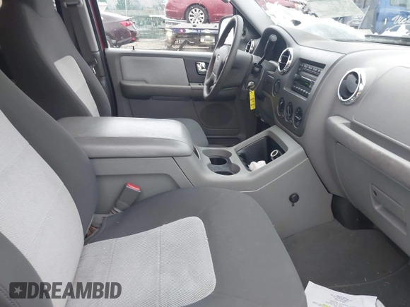 2005 Ford Expedition Special Service with VIN 1FMPU16505LA82177, listed as a IAAI auction lot 41162344 with 149,605 mi miles. Bid and sale history available at carsss.com. Image 5.