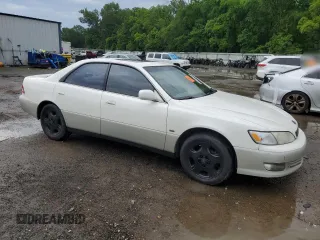 2001 Lexus ES 300 with VIN JT8BF28G510319575, listed as a Copart auction lot 54321275 with 139,224 mi miles and Non Repairable. Bid and sale history available at DreamBid. Image 4.