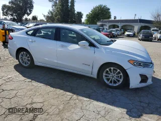 2019 Ford Fusion Hybrid SEL with VIN 3FA6P0MU6KR235742, listed as a Copart auction lot 46044323 with 61,172 mi miles. Bid and sale history available at carsss.com. Image 4.