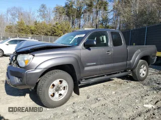 2014 Toyota Tacoma with VIN 5TFUX4EN8EX029267, listed as a Copart auction lot 45290805 with 157,923 mi miles and Salvage title. Bid and sale history available at DreamBid. Image 1.