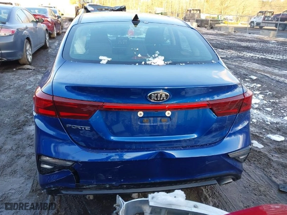 2020 Kia Forte LXS with VIN 3KPF24AD4LE174288, listed as a IAAI auction lot 41563037 with NaN miles. Bid and sale history available at carsss.com. Image 17.