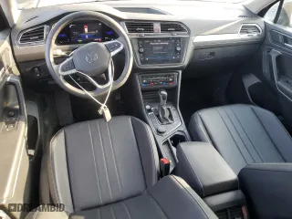 2022 Volkswagen Tiguan SE with VIN 3VV2B7AX9NM161654, listed as a Copart auction lot 48388295 with 51,585 mi miles and Salvage Title. Bid and sale history available at carsss.com. Image 8.