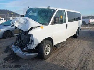 2018 Chevrolet Express Passenger LT with VIN 1GAZGPFG6J1269222, listed as a IAAI auction lot 41433114 with 99,985 mi miles. Bid and sale history available at carsss.com. Image 17.