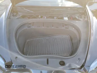 2024 Tesla Model 3 z VIN 5YJ3E1EA7RF760219, wystawiony jako Copart lot #52173225 z przebiegiem 6 730 mil mil oraz Szkoda całkowita • Salvage title. Historia ofert i sprzedaży dostępna na DreamBid. Obrazek 11.