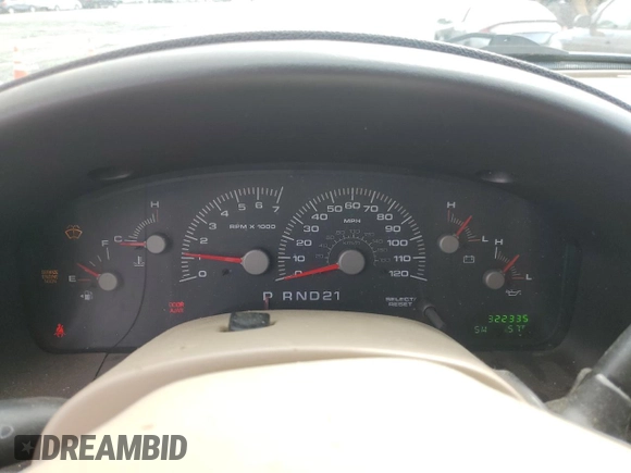 2004 Ford Expedition Special Service with VIN 1FMEU15W04LA49387, listed as a Copart auction lot 52386065 with 322,325 mi miles and Salvage title. Bid and sale history available at DreamBid. Image 9.