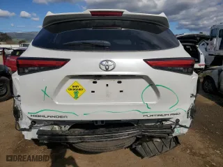 2022 Toyota Highlander Platinum with VIN 5TDFZRBH0NS165395, listed as a Copart auction lot 47591465 with 45,136 mi miles and Salvage Title. Bid and sale history available at carsss.com. Image 6.